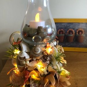 Nautical centerpiece with shells 🐚